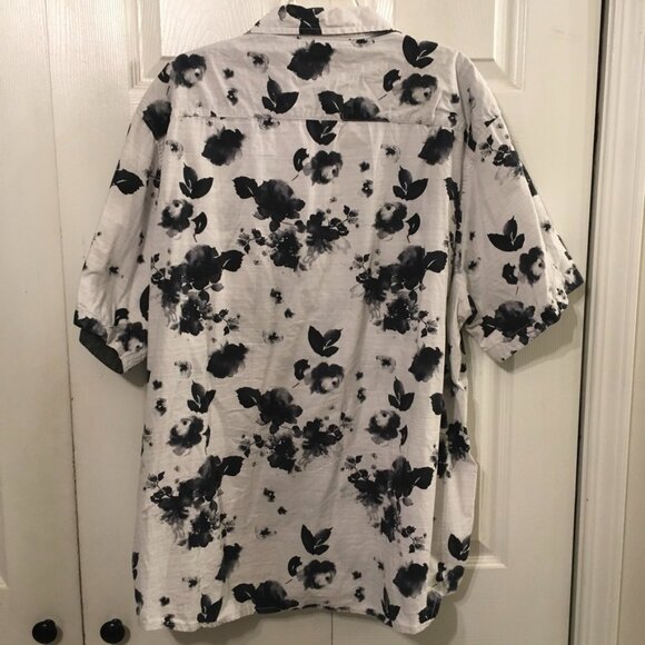 Distortion Men's Modern Button Down Shirt - Picture 4 of 6